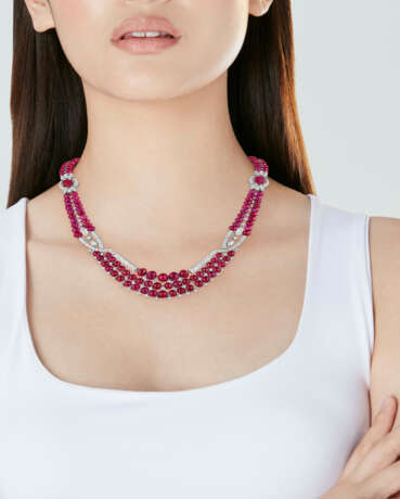 ART DECO RUBY AND DIAMOND NECKLACE - Foto 3