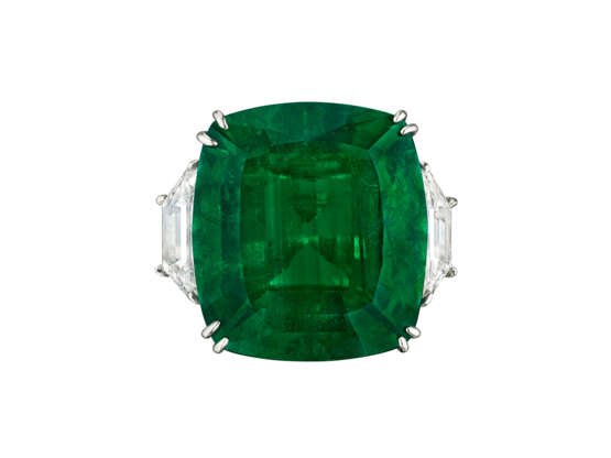 VAN CLEEF & ARPELS EMERALD AND DIAMOND RING - фото 1