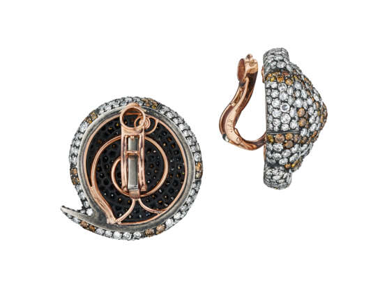 JAR DIAMOND AND COLORED DIAMOND `SEA-SHELL` EARRINGS - photo 3