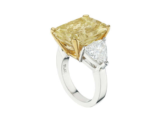 COLORED DIAMOND AND DIAMOND RING - photo 4