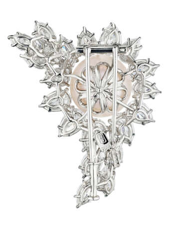 HARRY WINSTON NATURAL PEARL AND DIAMOND CLIP-BROOCH - photo 4