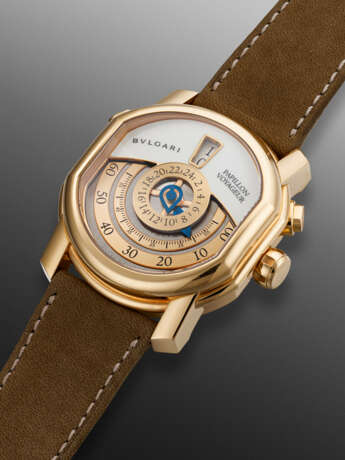 BULGARI & DANIEL ROTH, LIMITED EDITION PINK GOLD JUMP HOUR GMT 'PAPILLON VOYAGEUR', REF. 101835, NO. 56/99 - фото 2