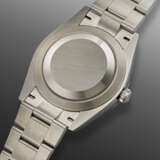 ROLEX, STAINLESS STEEL 'OYSTER PERPETUAL' WITH GREEN DIAL, REF. 124300 - фото 2