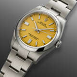 ROLEX, STAINLESS STEEL 'OYSTER PERPETUAL' WITH YELLOW DIAL, REF. 126000 - photo 2