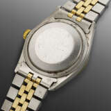 ROLEX, STAINLESS STEEL AND YELLOW GOLD 'DATEJUST' WITH UAE DESERT EAGLE COAT OF ARMS, REF. 16013 - Foto 3