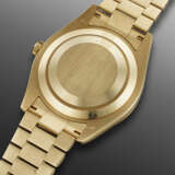 ROLEX, YELLOW GOLD 'DAY-DATE II' WITH CHAMPAGNE DIAL, REF. 218238 - Foto 3