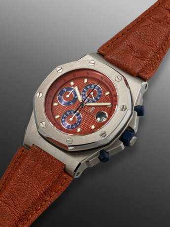 AUDEMARS PIGUET, STAINLESS STEEL CHRONOGRAPH 'ROYAL OAK OFFSHORE' WITH MAROON DIAL, REF. 25770ST - photo 2