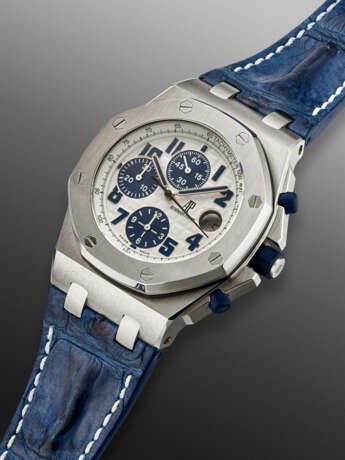 AUDEMARS PIGUET, STAINLESS STEEL CHRONOGRAPH 'ROYAL OAK OFFSHORE', REF. 26170ST - photo 2