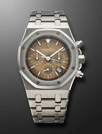 AUDEMARS PIGUET, STAINLESS STEEL CHRONOGRAPH 'ROYAL OAK' WITH TROPICAL DIAL, REF. 25860ST - фото 1