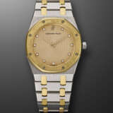 AUDEMARS PIGUET, STAINLESS STEEL AND YELLOW GOLD 'LADY ROYAL OAK' WITH DIAMOND-SET INDEXES, REF. 56303SA - Foto 1