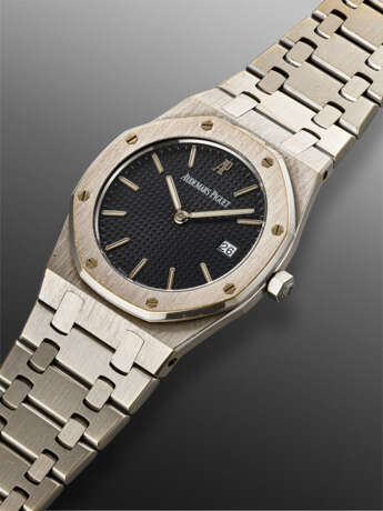 AUDEMARS PIGUET, WHITE GOLD 'ROYAL OAK', REF. 56175BC - photo 2