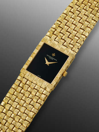 VACHERON CONSTANTIN, YELLOW GOLD WRISTWATCH WITH ONYX DIAL, REF: 33030 P - photo 2