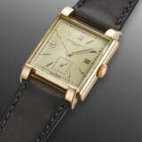 VACHERON CONSTANTIN, PINK GOLD SQUARE WRISTWATCH WITH FANCY LUGS - фото 2