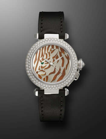 CARTIER, LIMITED EDITION WHITE GOLD AND DIAMOND-SET 'PASHA' WITH CHAMPLEVÉ TIGER ENAMEL DIAL, REF. 2536, NO. 09/20 - фото 1