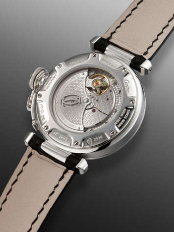 CARTIER, LIMITED EDITION WHITE GOLD AND DIAMOND-SET 'PASHA' WITH CHAMPLEVÉ TIGER ENAMEL DIAL, REF. 2536, NO. 09/20 - Foto 3
