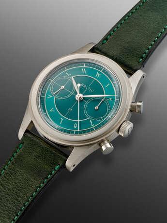 BALTIC FOR PERPETUEL, LIMITED EDITION STAINLESS STEEL CHRONOGRAPH 'BICOMPAX 002' WITH GREEN DIAL AND EASTERN ARABIC NUMERALS, NO. 04/71 - Foto 2