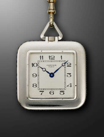 CARTIER, PLATINUM AND SAPPHIRE-SET SQUARE KEYLESS OPENFACE POCKET WATCH - Foto 1