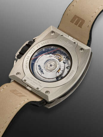 WYLER, LIMITED EDITION STAINLESS STEEL, TITANIUM AND CARBON FIBER CHRONOGRAPH 'CODE R', NO. 1427/3999 - photo 2
