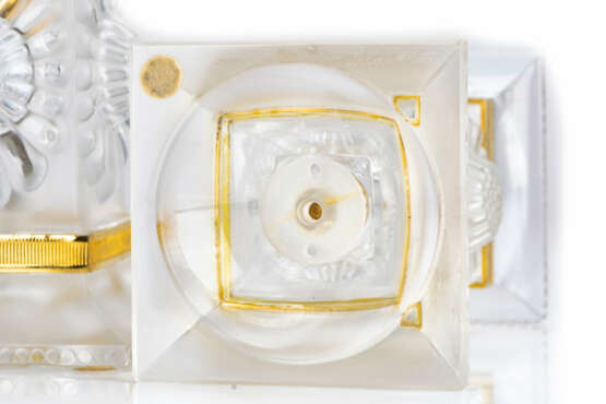 Paar Lalique Kerzenhalter mit goldenen Applikationen und Blumendekor - photo 4