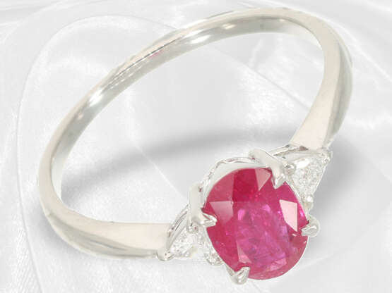 Ring: eleganter Platinring mit sehr schönem Rubin von 1ct - фото 2