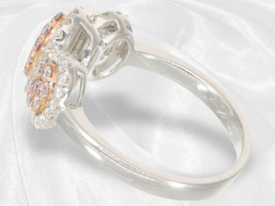 Ring: ausgefallener, moderner, neuwertiger Brillantring mit weißen und pinken Brillanten - Foto 4