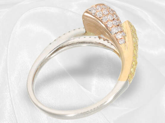 Ring: neuwertiger eleganter Tricolor-Brillantring, weiße, gelbe und pinke Brillanten - photo 4