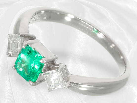 Ring: neuwertiger Platinring mit Smaragd und Diamanten in Spitzenqualität - Foto 4