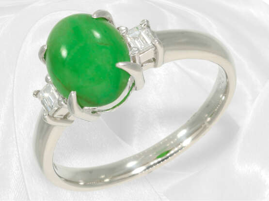 Ring: neuwertiger Platinring mit hochwertiger Imperial Jade und Diamanten - Foto 1
