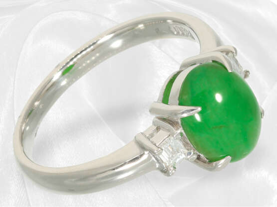 Ring: neuwertiger Platinring mit hochwertiger Imperial Jade und Diamanten - Foto 2