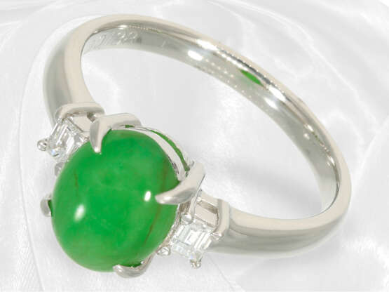 Ring: neuwertiger Platinring mit hochwertiger Imperial Jade und Diamanten - фото 3