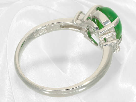 Ring: neuwertiger Platinring mit hochwertiger Imperial Jade und Diamanten - Foto 4