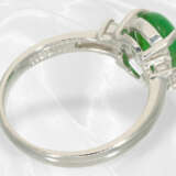 Ring: neuwertiger Platinring mit hochwertiger Imperial Jade und Diamanten - фото 4