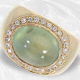 Ring: breiter und sehr schöner Goldschmiedering mit großem Cat's-Eye Cabochon und weißen Saphiren - photo 3