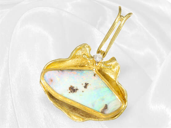 Handgefertigter Designer-Goldschmiedeanhänger mit schönem Opal und Brillant besetzt, 18K Gold - photo 1