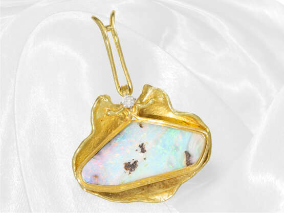 Handgefertigter Designer-Goldschmiedeanhänger mit schönem Opal und Brillant besetzt, 18K Gold - фото 3