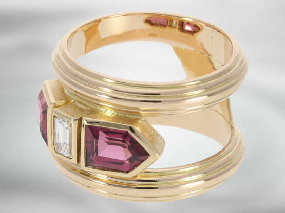 Ring: unikater Designerring mit pinkfarbenen Turmalinen und einem schönen Diamanten im Emerald-Cut, 14K Gold - фото 3