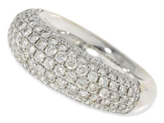 Ring: hochwertiger Pavé Brillantring, insgesamt ca. 2ct, 18K Weißgold