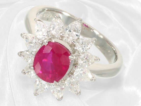 Ring: neuwertiger, hochwertiger Goldschmiedering mit Rubin und Diamanten, Platin - Foto 2