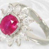 Ring: neuwertiger, hochwertiger Goldschmiedering mit Rubin und Diamanten, Platin - фото 4