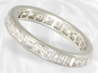 Ring: außergewöhnlicher vintage Memoire-Ring, Platin, Emerald-Cut Diamanten