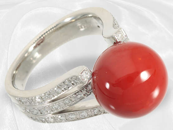Ring: hochwertiger Brillantring mit Korallenkugel, neuwertige, teure Handarbeit aus Platin - photo 3