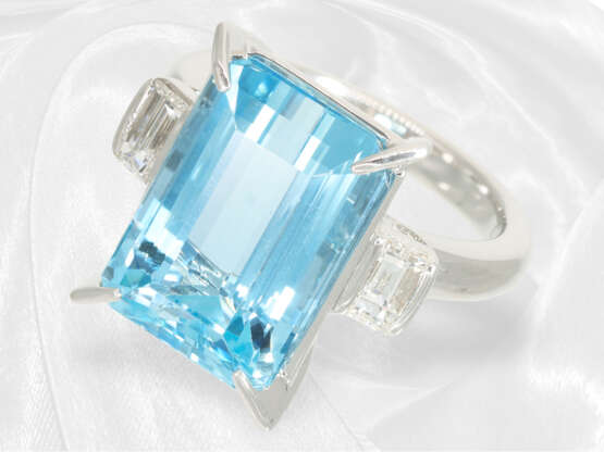 Ring: Aquamarinring der Spitzenklasse, "Santa Maria Blau" 8,95ct, Platin - photo 1