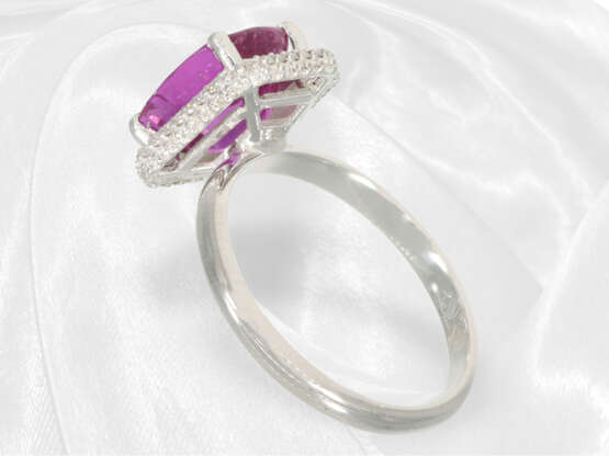 Ring: neuwertige Goldschmiedearbeit, äußerst interessanter und teurer "Purple Intense" Saphir von ca. 3,6ct - photo 5