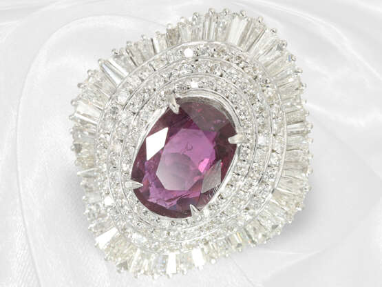 Ring: ehemals sehr teurer, hochfeiner Rubin/Diamant-Ballerina-Cocktailring, Platin, ca. 5,17ct - фото 1