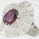 Ring: ehemals sehr teurer, hochfeiner Rubin/Diamant-Ballerina-Cocktailring, Platin, ca. 5,17ct - фото 3