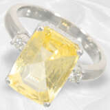 Ring: moderner Saphir/Brillant-Goldschmiedering, gelber Saphir von ca. 7ct, "NO HEAT" - Foto 1