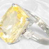 Ring: moderner Saphir/Brillant-Goldschmiedering, gelber Saphir von ca. 7ct, "NO HEAT" - Foto 5