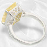 Ring: moderner Saphir/Brillant-Goldschmiedering, gelber Saphir von ca. 7ct, "NO HEAT" - Foto 6