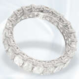 Ring: äußerst wertvoller Memoire-Ring mit sehr schönen Emerald-Cut Diamanten von über 5ct, 18K Weißgold - photo 2