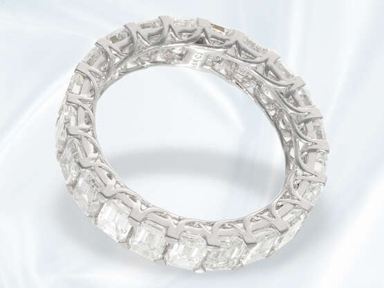 Ring: äußerst wertvoller Memoire-Ring mit sehr schönen Emerald-Cut Diamanten von über 5ct, 18K Weißgold - Foto 2